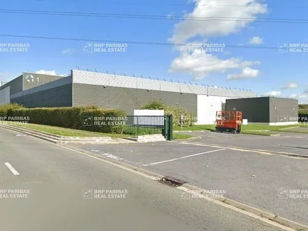 Entrepôt 6690 m²