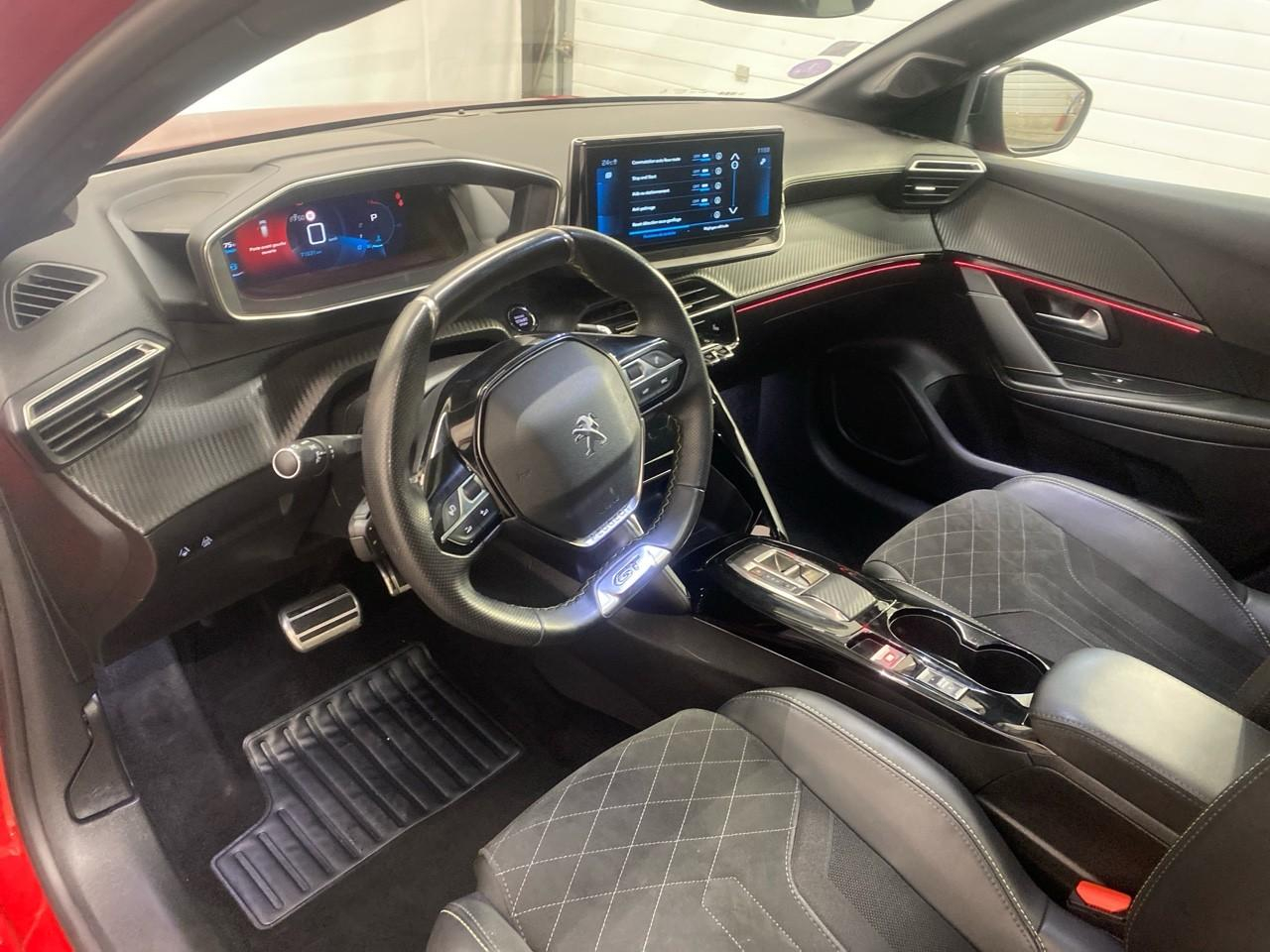 Peugeot 208 puretech 100 s&s eat8 gt pack — photo 9