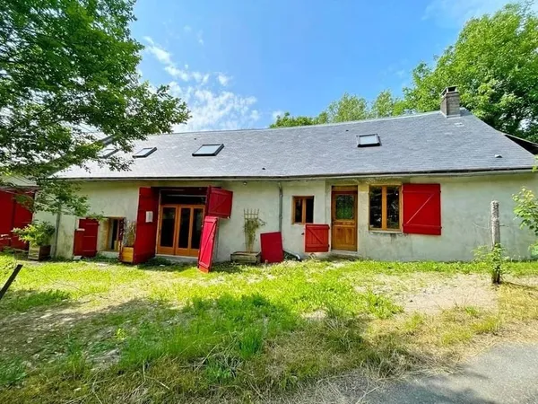 Bourgogne, Morvan des Lacs, Secteur ST BRISSON, belle maison de campagne rénovée sur plus de 3 900 m