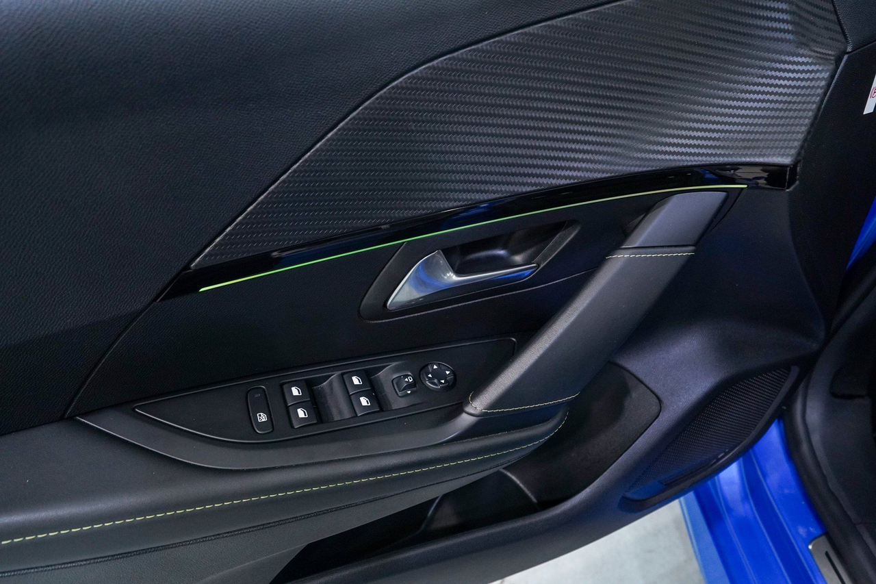 Peugeot 208 — photo 16
