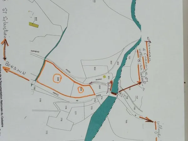 Terrain 220 m²