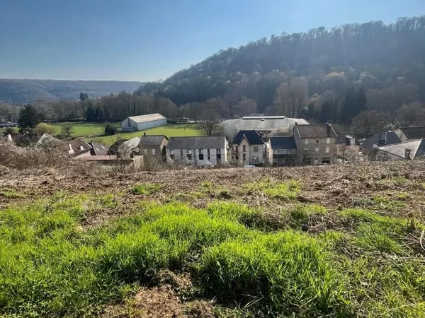 Terrain 705 m²