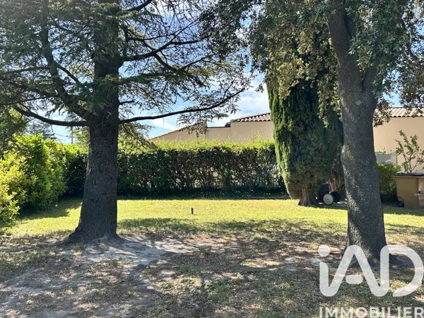 Terrain 326 m²