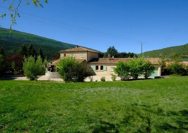 MAISON DE MAITRE