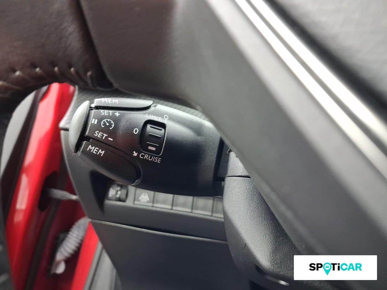 Peugeot 208 1.2 puretech 100ch s&s allure — photo 17