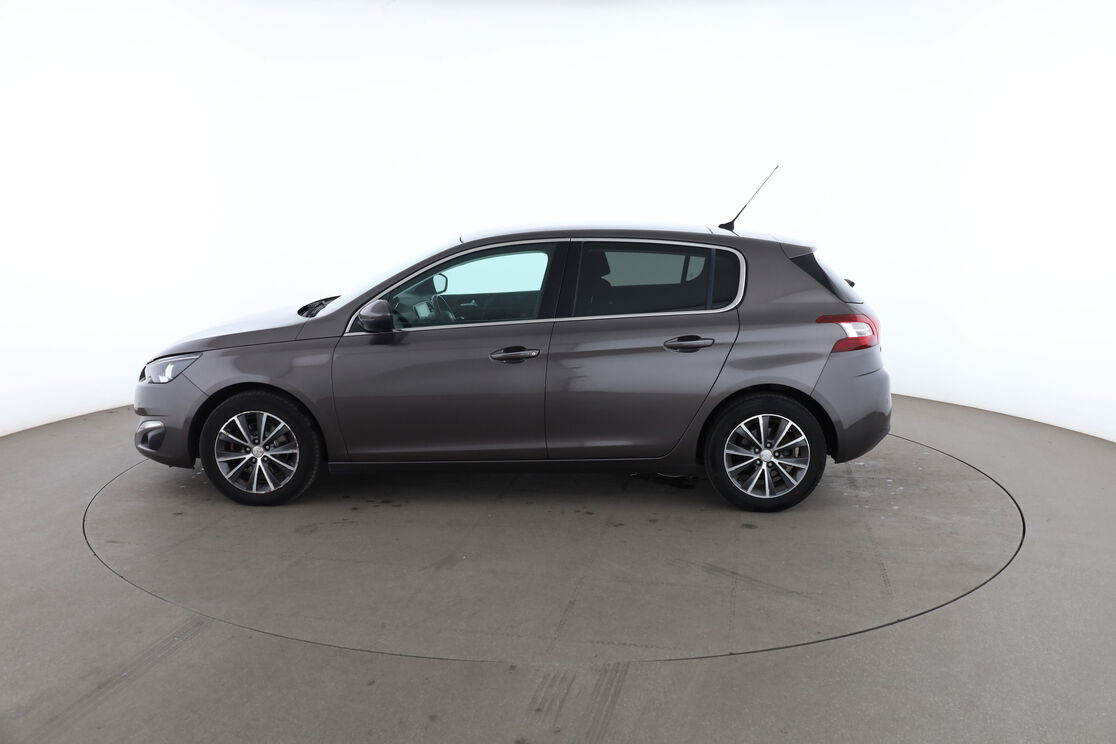 Peugeot 308 1.2 PureTech Allure EAT6 — photo 2