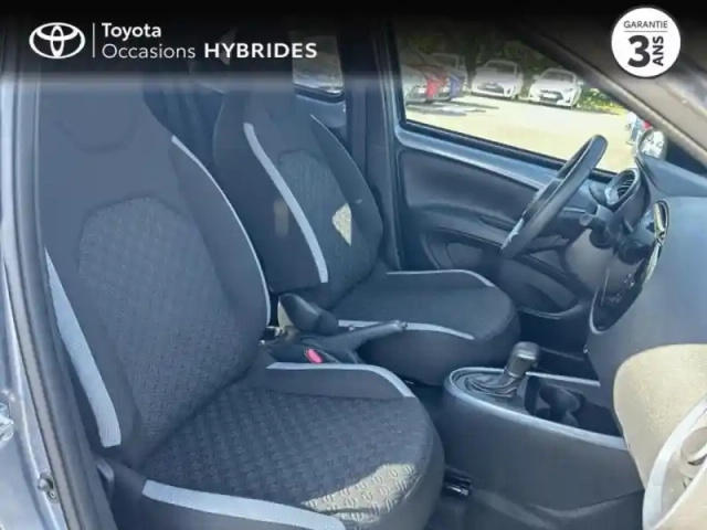 Toyota Aygo X 1.0 vvt-i 72ch design my24 — photo 6