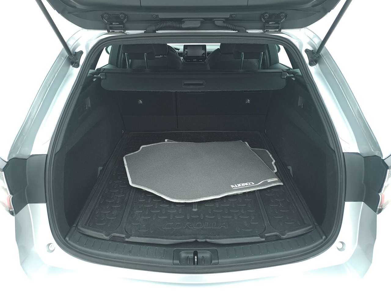 Toyota Corolla Touring Sports — photo 14