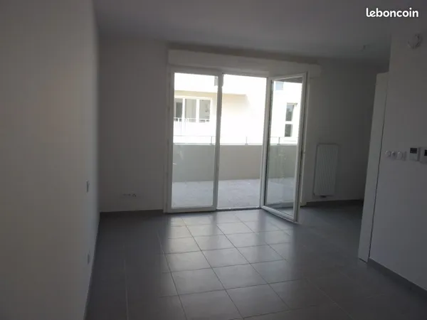 CASTELNAU-LE-LEZ - STUDIO LUMINEUX 25 m² AVEC BALCON 8,70 m² + PARKING - RÉSIDENCE RÉCENTE