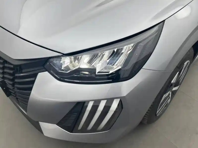 Peugeot 208 electrique 50 kwh 136ch — photo 16