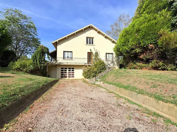 Maison sur sous-sol complet dans un environnement champêtre et calme à 5mn du bourg de Marboz