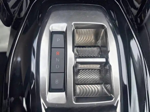 Peugeot 208 electrique 50 kwh 136ch — photo 20