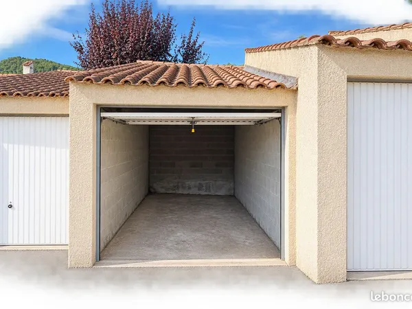 Garage fermé à louer - LE BEAUSSET