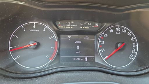 Opel Corsa 1.4 90 - Design 120 Ans – 2019 – 136739 km – Essence – Boîte Manuelle — photo 44