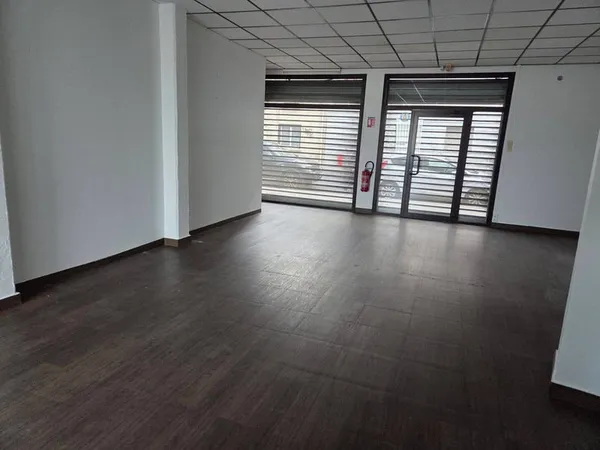 Boutique 3 pièces 133 m²