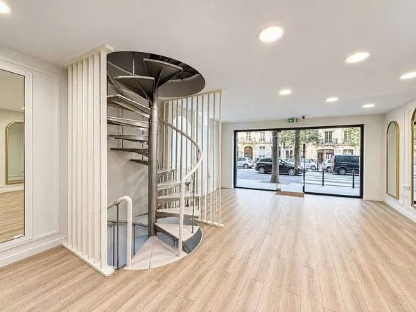 Bureaux 150 m²