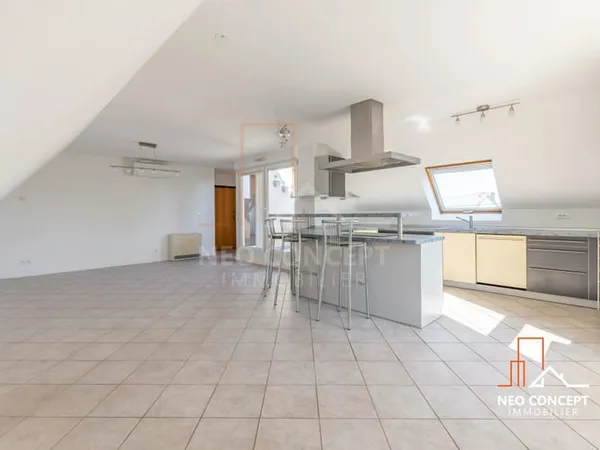 Beau 4 pièces de 94 m2 avec terrasse, parking, garage sis Gambsheim.