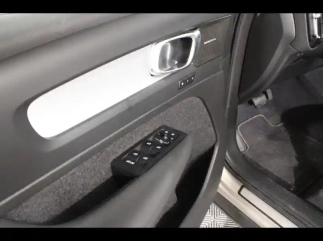 Volvo Xc40 t5 recharge 180 + 82ch plus dct 7 — photo 24