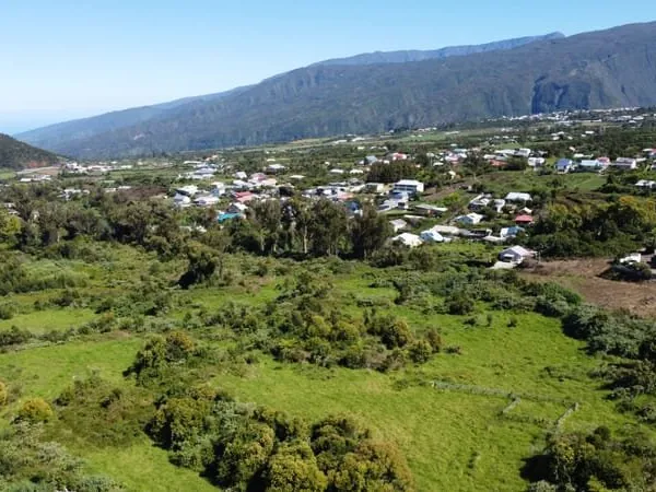 Opportunité Rare : Grand Terrain constructible de 9 377 m² ? La Plaine des Cafres