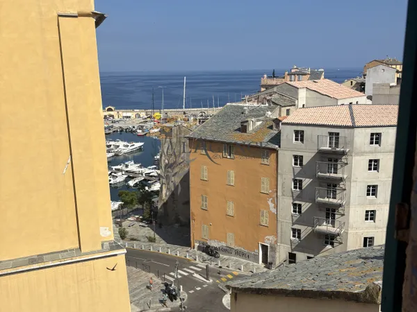 F3 LOUE - RUE CARBUCCIA - BASTIA