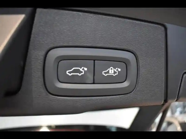 Volvo Xc60 t6 awd 253 + 145ch plus style dark geartronic — photo 5