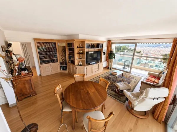 NICE MONT BORON - SUPERBE APPARTEMENT 4 PIÈCES AVEC TERRASSE