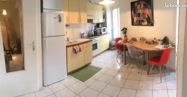 Appartement. 3 pièces. 65m2. Etage 1/2