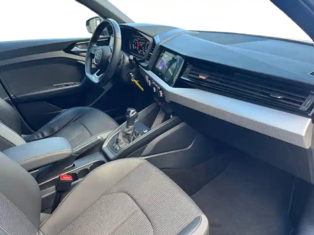 Audi A1 sportback 40 tfsi 207 ch s tronic 7 — photo 9