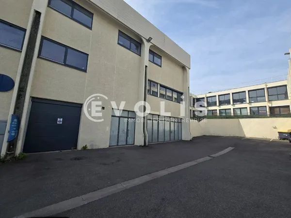 Locaux d'activité - A LOUER - 669 m² non divisibles