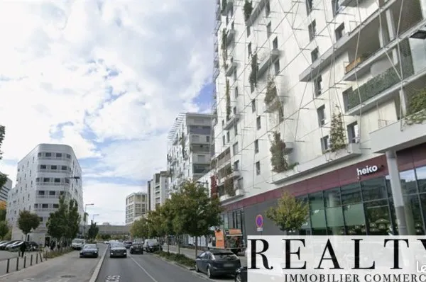 Local commercial 233 m²