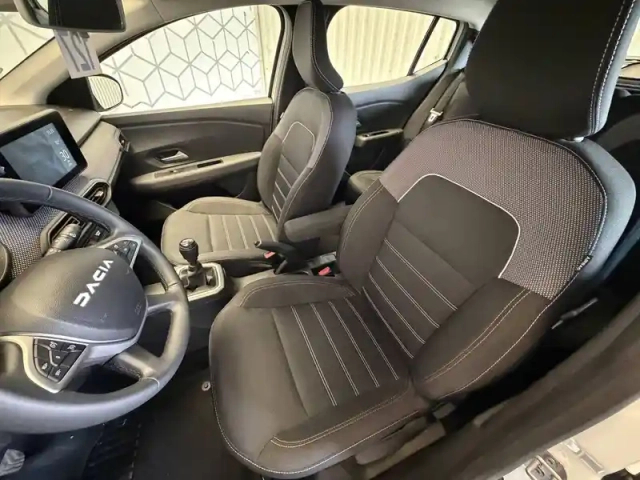 Dacia Sandero tce 90 — photo 10