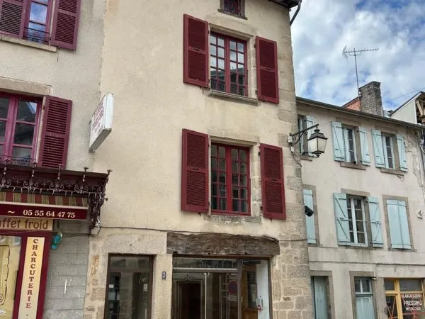 Ensemble immobilier de caractère en plein centre-ville avec