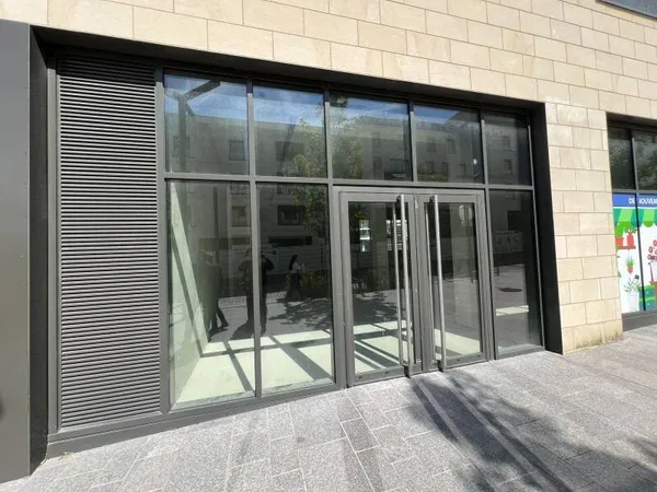 Local commercial 85 m²
