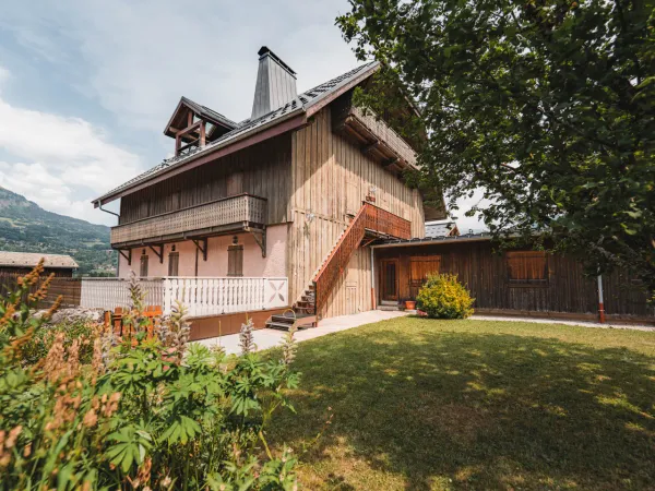 Joli appartement situé au coeur de Morillon proche du départ SKI et du village.