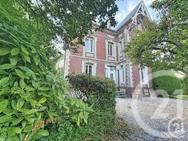 Maison 8 pièces 216 m²