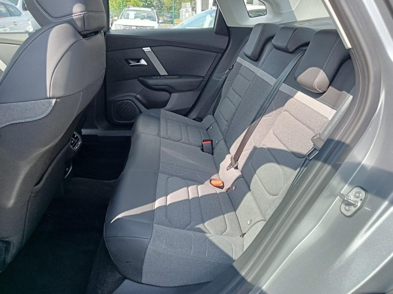 Citroën C4 X puretech 130 s&s eat8 feel pack — photo 17