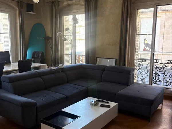 Place Pey Berland, superbe appartement T3 meublé de 93 m2 si