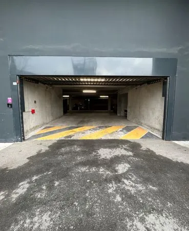 2 places Parking côte à côte 9 et 10