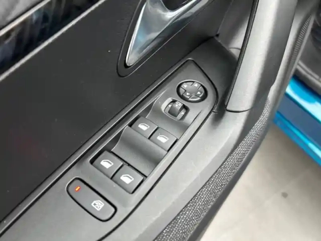 Peugeot 2008 electrique 50 kwh 136 ch — photo 18