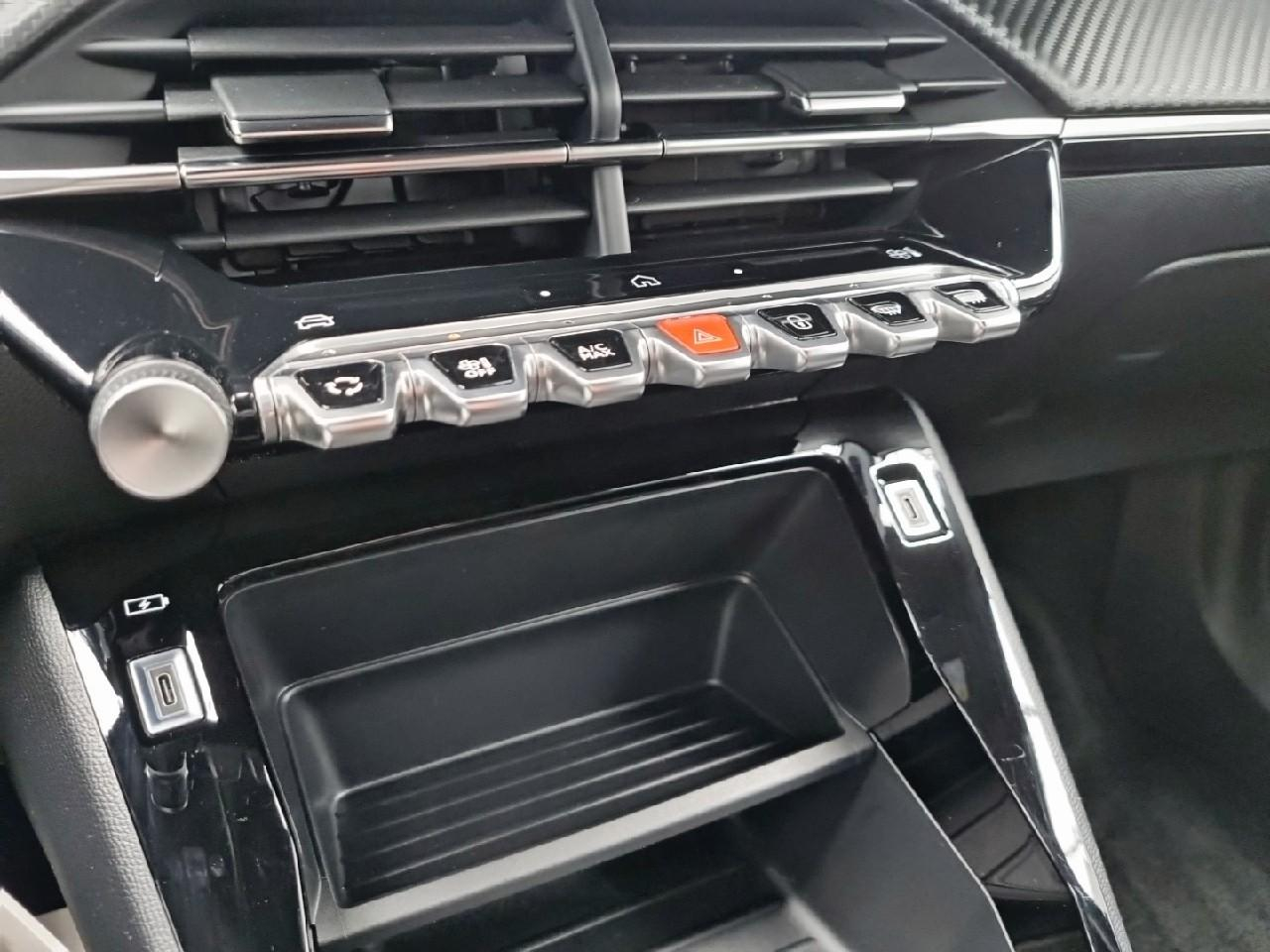 Peugeot 2008 100 s&s bvm6 business — photo 32
