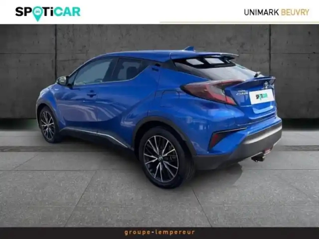 Toyota C-Hr 122h distinctive 2wd e-cvt — photo 8