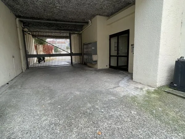 Parking/box Bordeaux