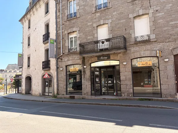 À LOUER - LOCAL COMMERCIAL - DINAN (22)