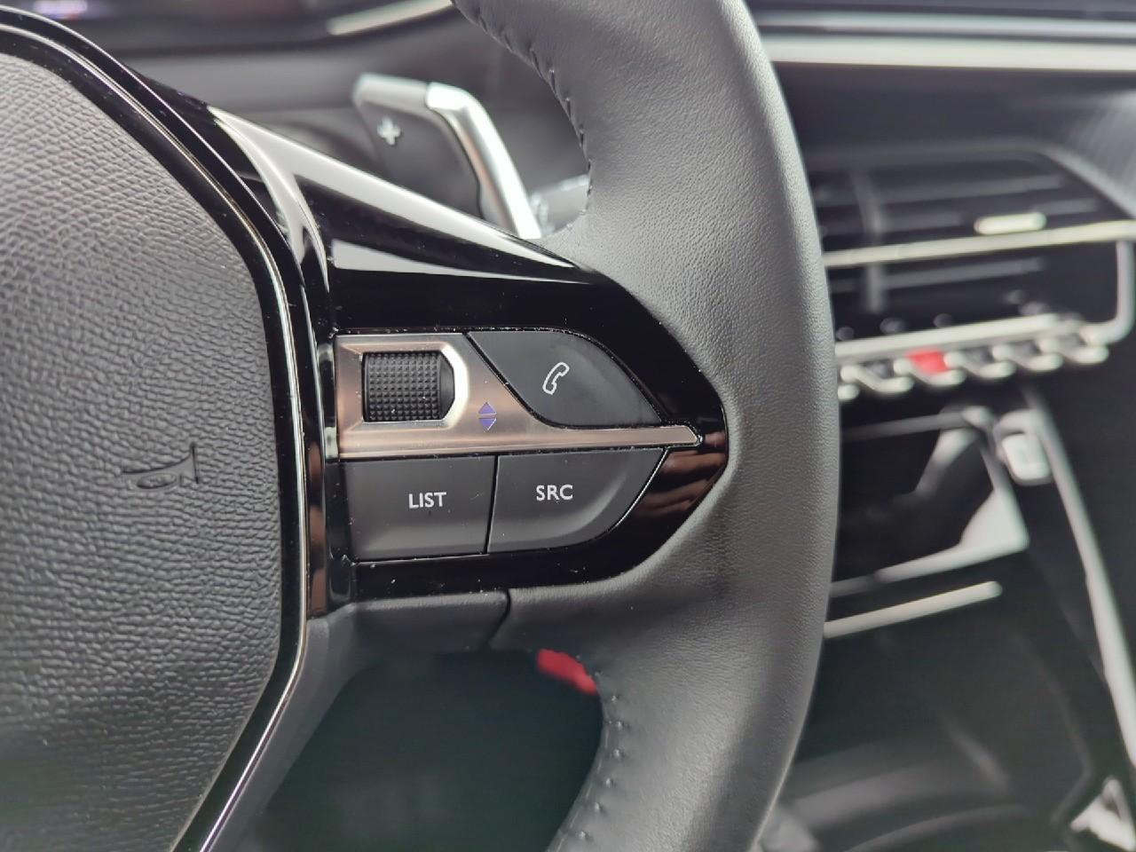 Peugeot 2008 hybrid 145 e-dcs6 allure — photo 18