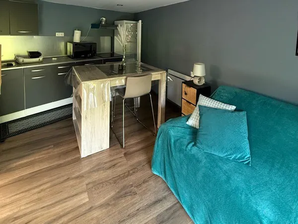 Studio meublé (uniquement étudiants)