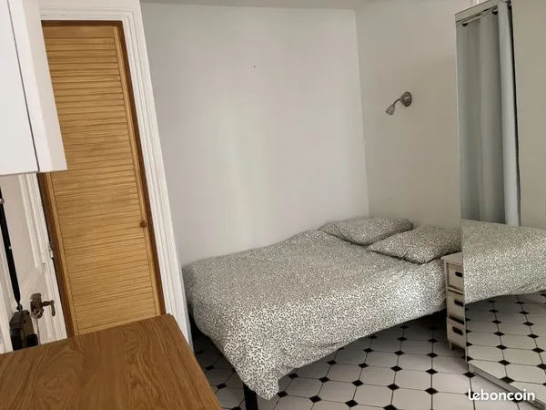 À louer, Paris XIVe, Studio, meublé et équipé
