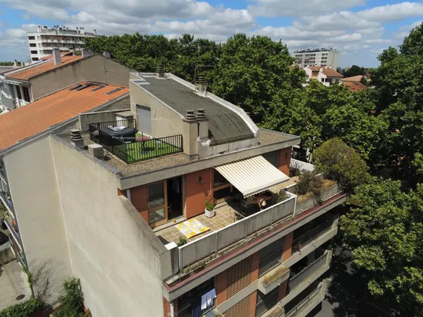 Apt T4 en Duplex de 100 m2 + Terrasses + Garage et Cave