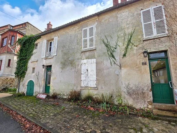 Maison de caractère 3 chambres avec grand garage et cheminée - Secteur calme proche gare et commerce