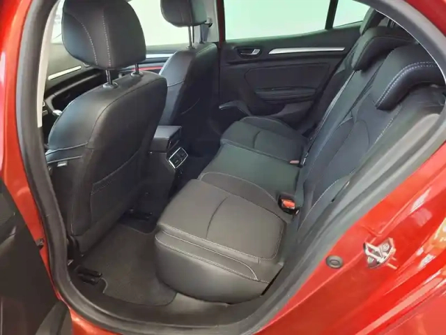 Renault Megane mégane iv berline blue dci 115 — photo 11