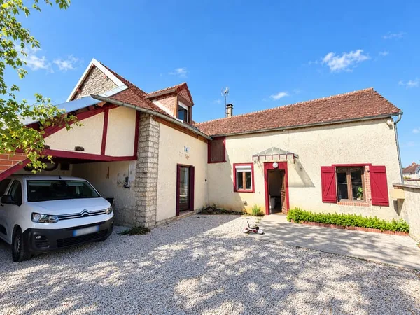 Maison de 143m2 - Jully sur Sarce